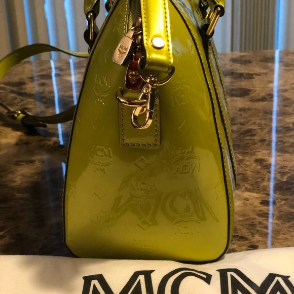 Authentic Beautiful MCM medium size handbag! - Picture 4 of 6